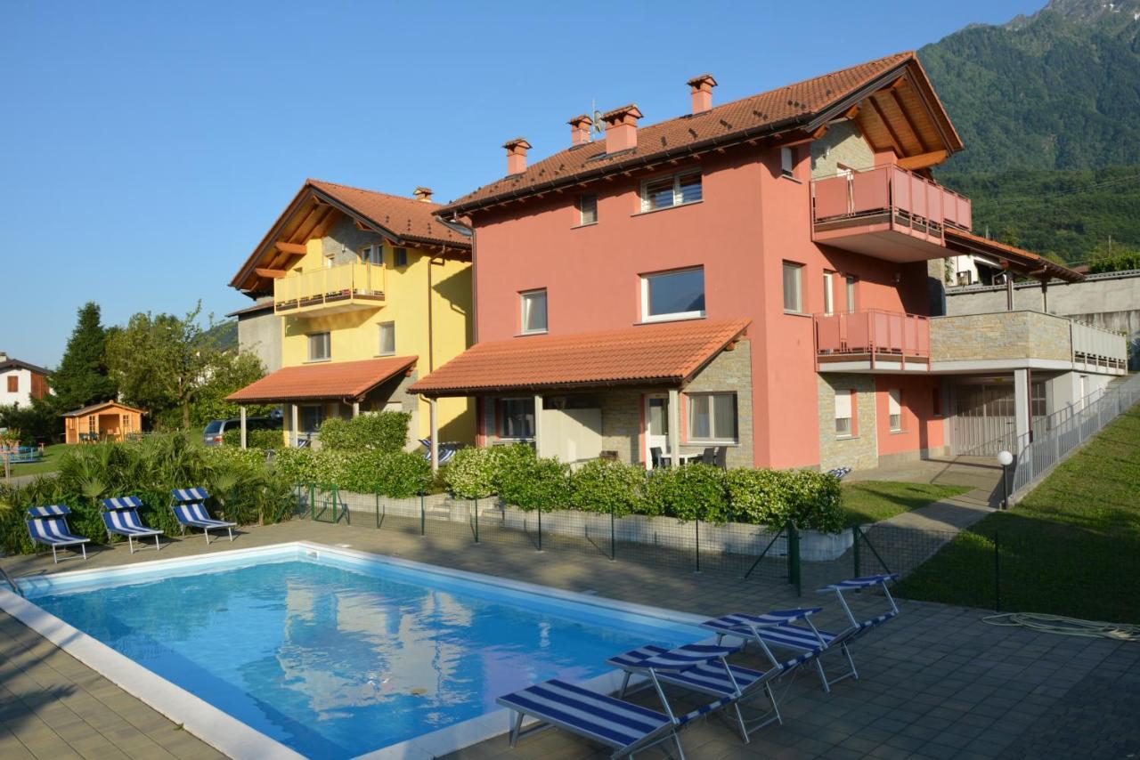 Residence Girasole Casa Rossa A Colico Exteriér fotografie
