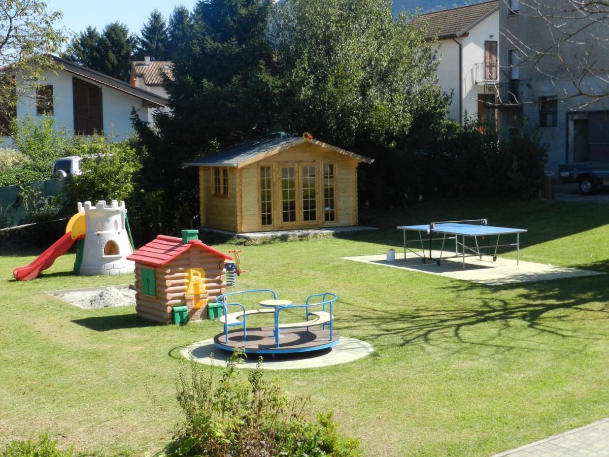 Residence Girasole Casa Rossa A Colico Exteriér fotografie