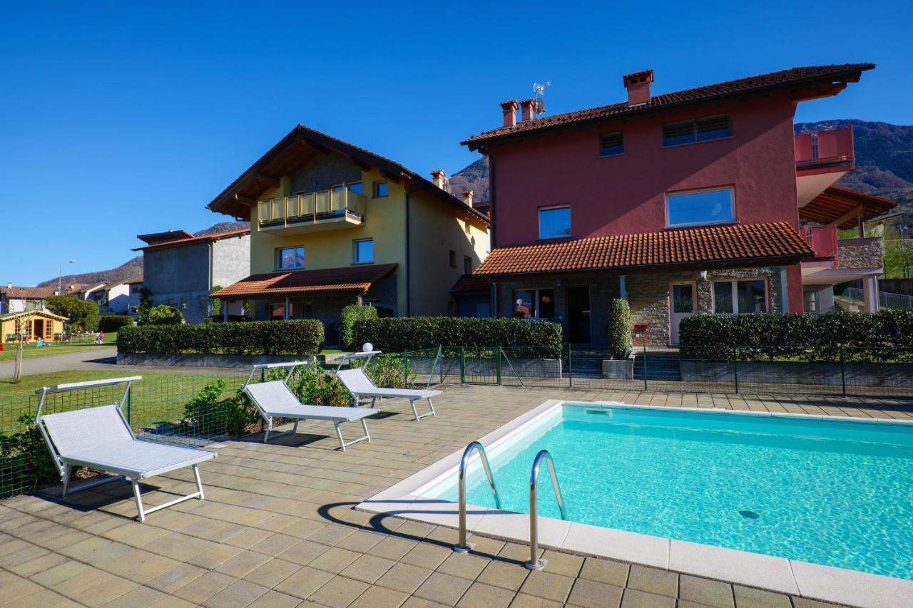 Residence Girasole Casa Rossa A Colico Exteriér fotografie